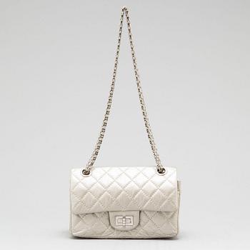 CHANEL, väska, modell "2.55".