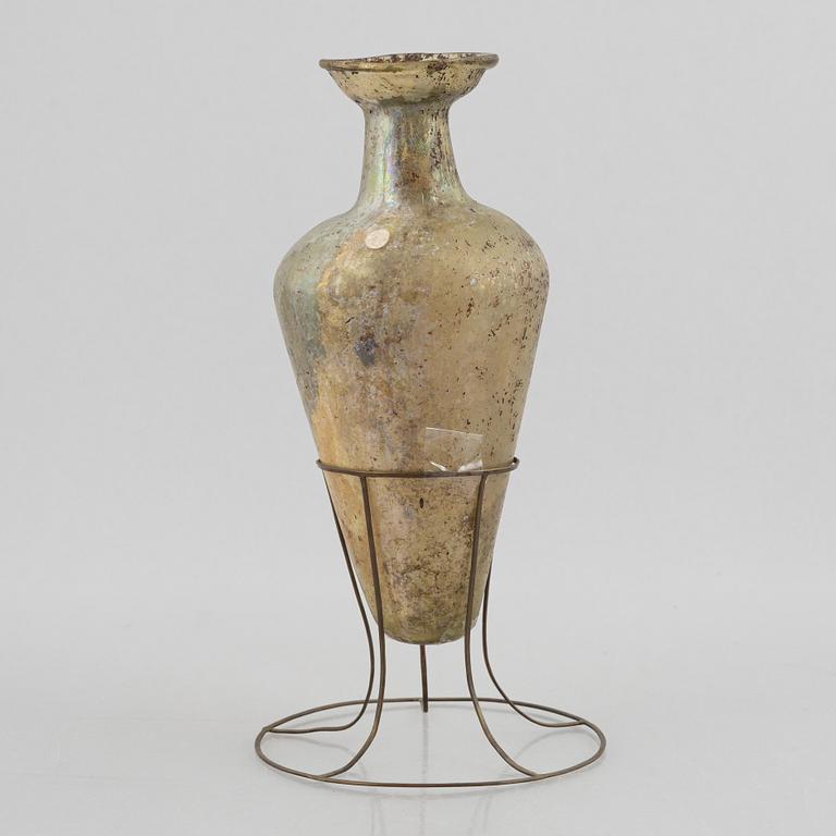Vas, glas, romersk tid, troligen 300-700 e. Kr.
