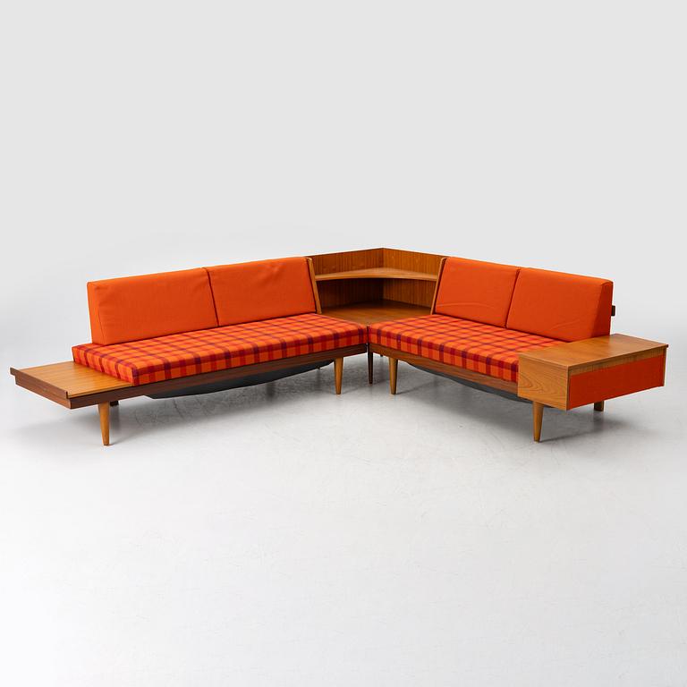 Haldor Vik & Ingmar Relling, a 'Svane' daybed/modul sofa, Ekornes Fabrikker A/S, Norway, around 1970.