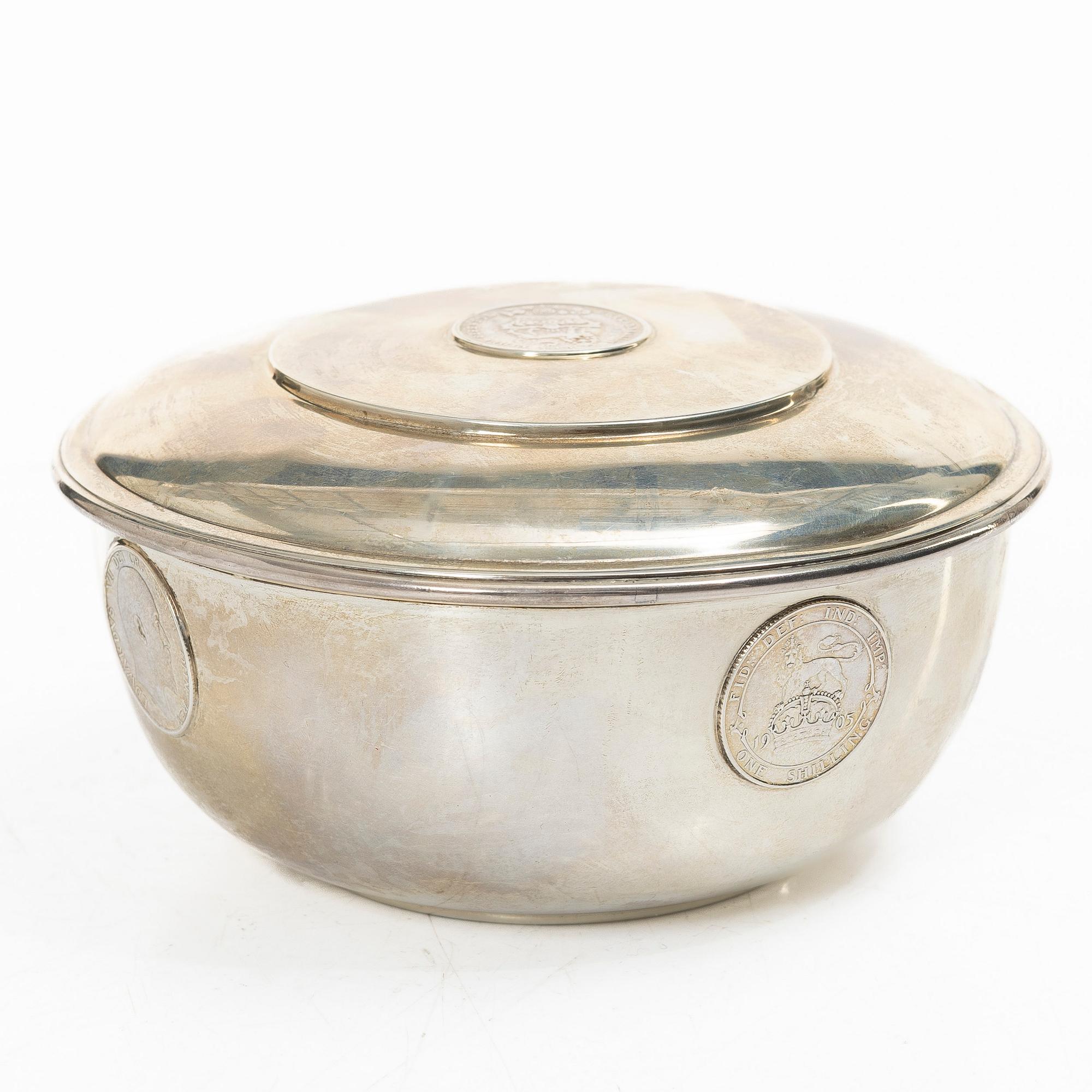 Stokes & Ireland Ltd (William Henry Stokes & Arthur George Ireland), teapot with lid, silver, London 1906.