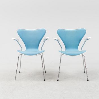 Arne Jacobsen, karmstolar, 8 st, "Sjuan", Fritz Hansen, Danmark, daterade 2001.