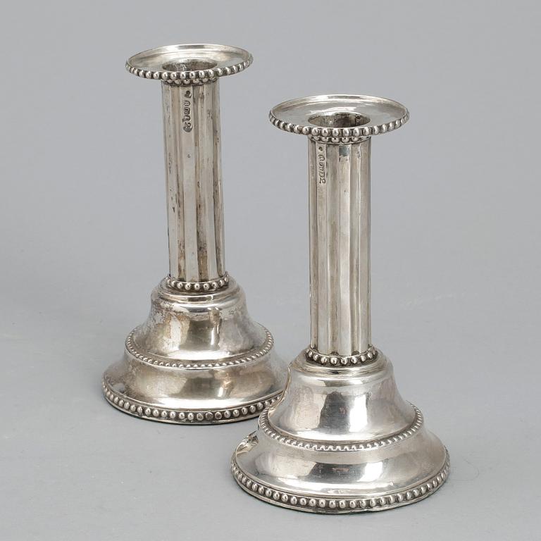 LJUSSTAKAR, ett par, silver, Erik Mörlander, Kalmar, 1786.