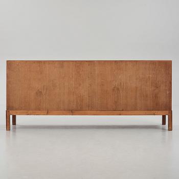 Josef Frank, sideboard, modell "730", Firma Svenskt Tenn, 1930-40-tal.