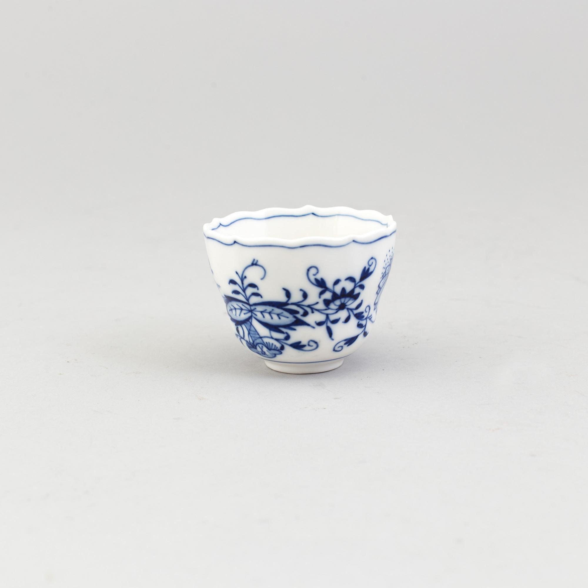KAFFEKOPPAR, 12 st, "Lökmönstret", Meissen, Tyskland, 1900-tal.