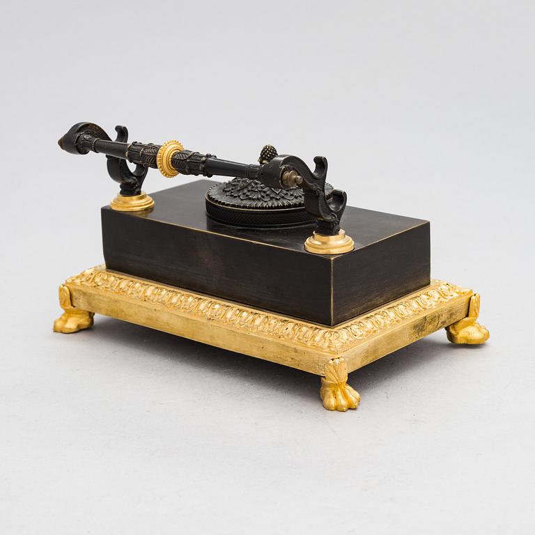 An ink stand from around 1810-1820, presumably from France.