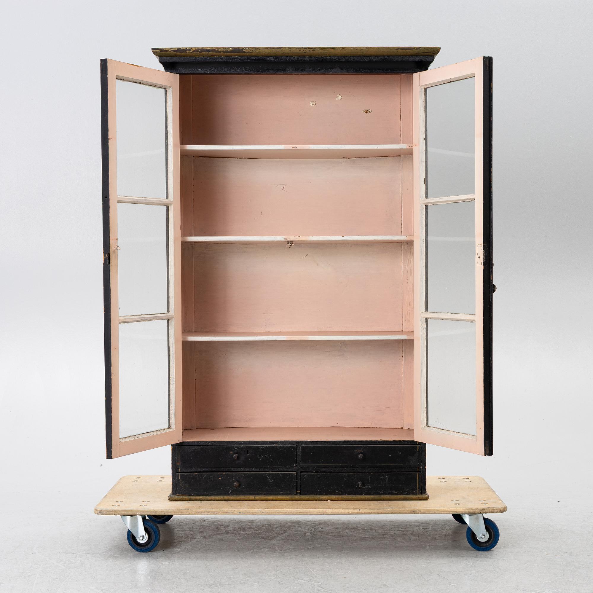 Display cabinet, upper part, 19th century.