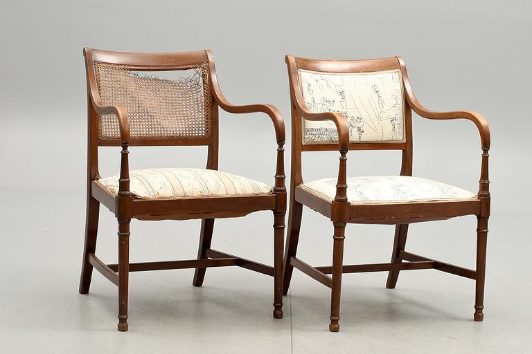 KARMSTOLAR, ett par, senempirestil, 1900-talets första hälft.
