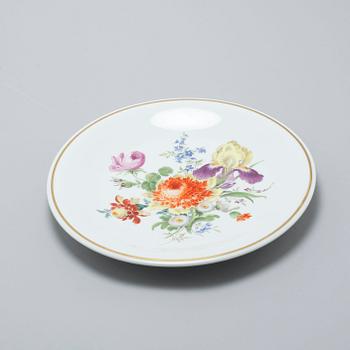 A Meissen porcelian plate from the latter half of the 20th century.