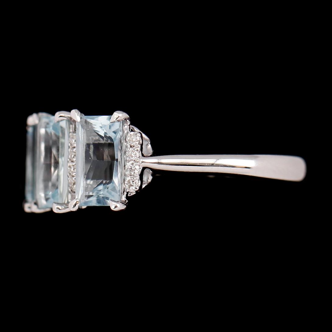 RING, 18 k vitguld, akvamariner tot 1.88 ct, briljantslipade diamanter tot 0.08 ct.