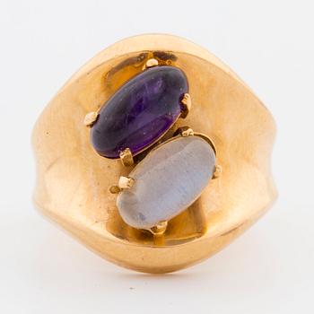 RING, 18K gold, amethyst and moonstone.