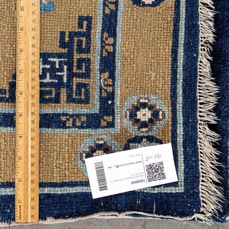 Matta Kina Baotou semiantik ca 126 x 65 cm.