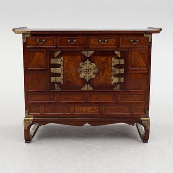 A lacquered wooden 'Mouri jang' headside chest, Korea, Joseon (Yi) dynasty (1392–1910).