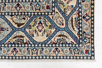 Carpet, Nain, approx. 288 x 195 cm.