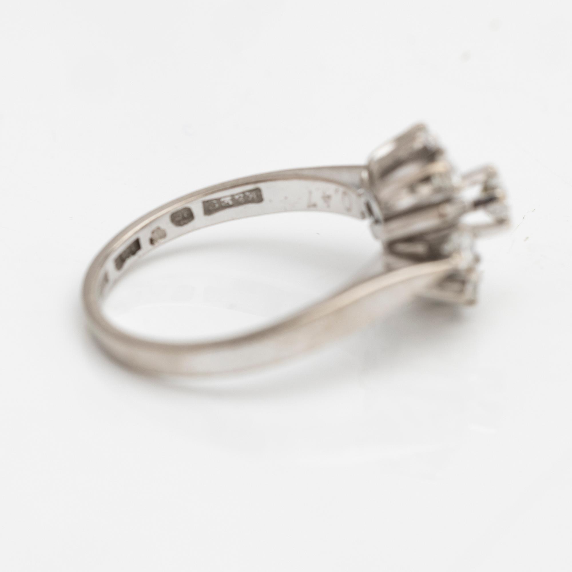 18K white gold and diamond ring, Ceson Guldvaru Ab, Gothenburg, 1975.