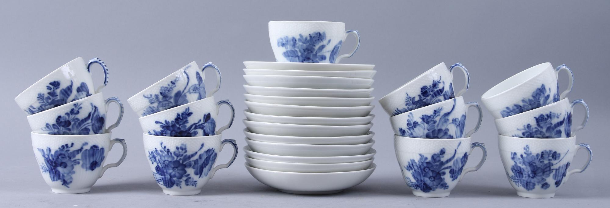 KAFFESERVIS, 43 delar, porslin, "Blå Blomst", Kongl. Dansk.