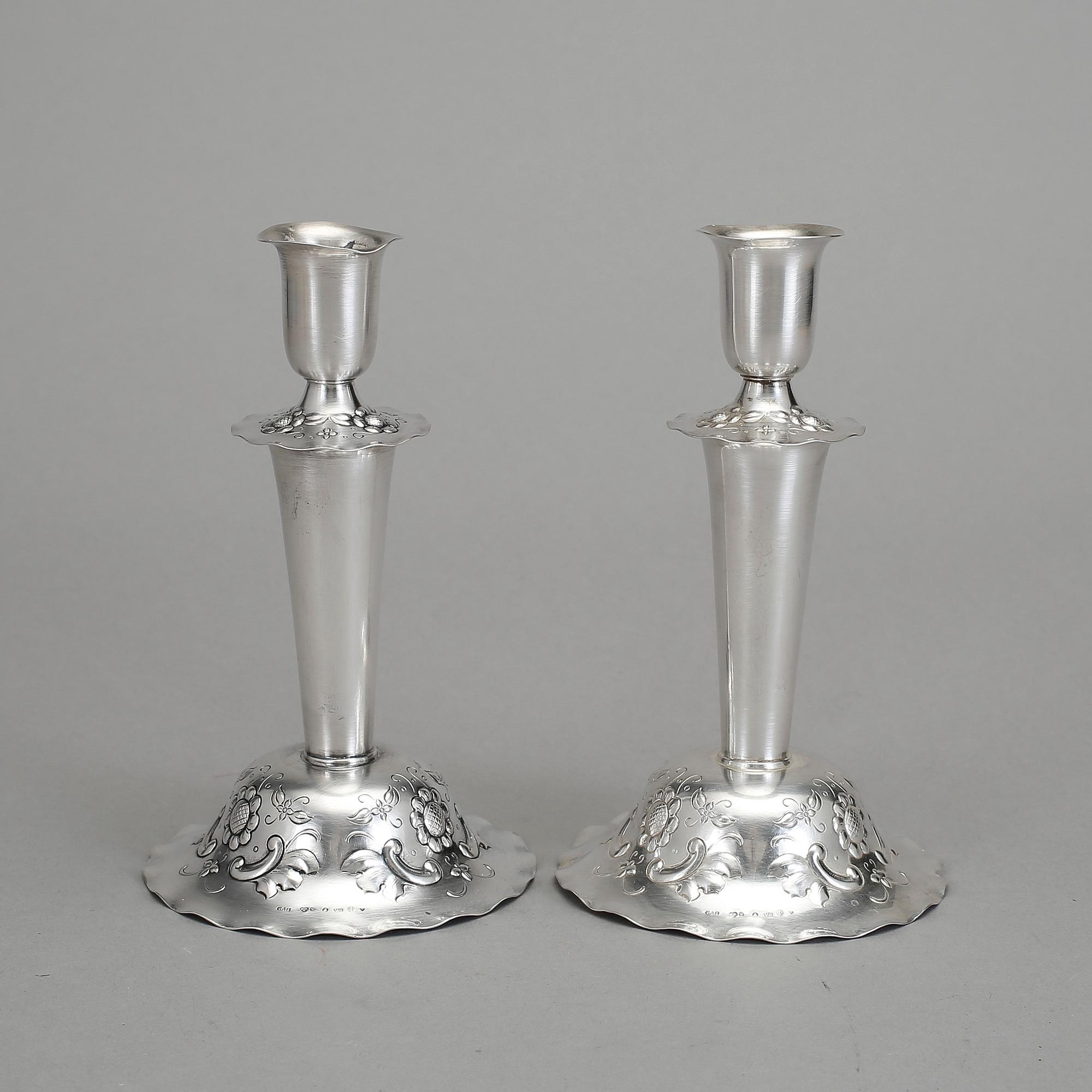 LJUSSTAKAR, ett par, silver, GAB, Stockholm, 1947. Vikt 205 g.