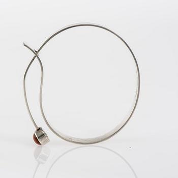 ARMBAND, silver 813, syntetisk solsten. Kupittaan Kulta 1961. Vikt ca 26,8 g.