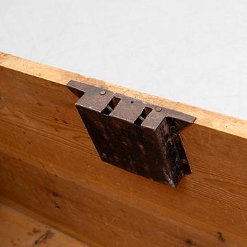 Kista, allmoge, Möjligen Blekinge, daterad 1860.