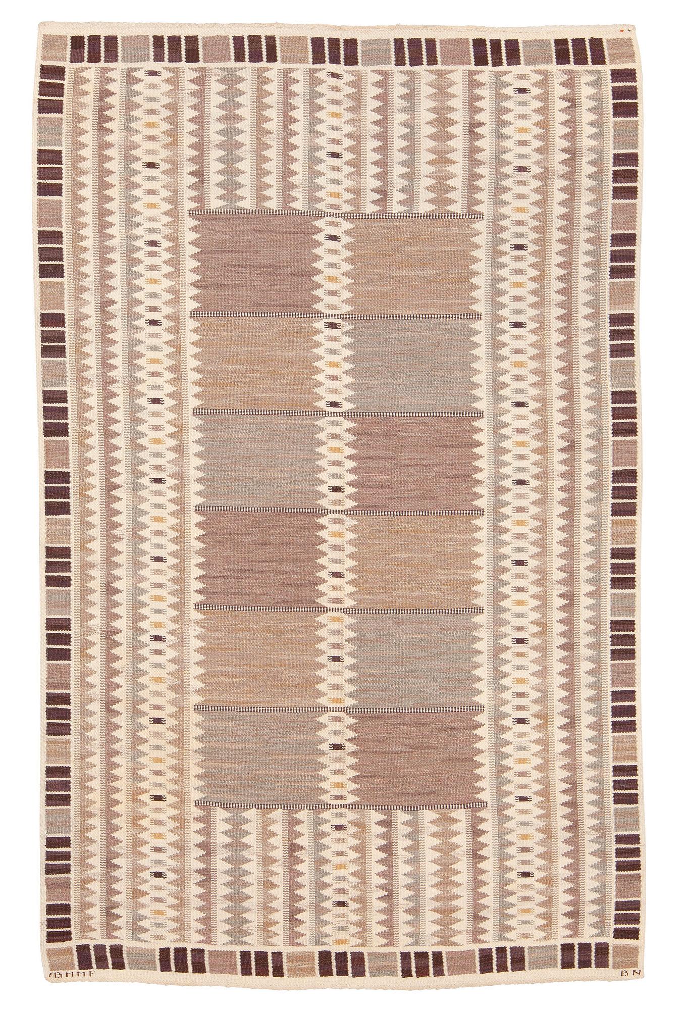 Barbro Nilsson, matta, "Salerno grå" ("Kristianstad"), rölakan, 322,5  x 205,5 cm, signerad AB MMF BN.