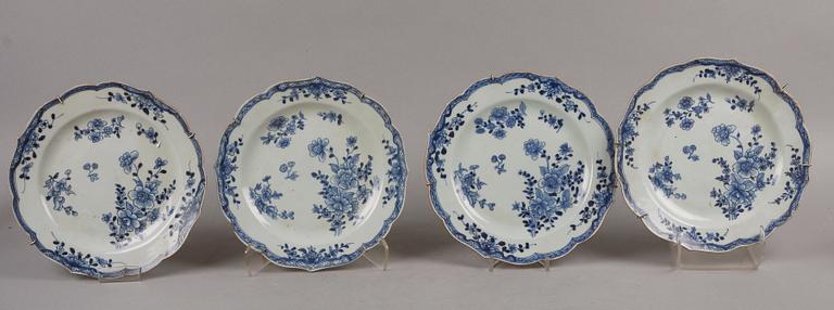 TALLRIKAR, 4 st, porslin. Kina, Qianlong 1736-95.