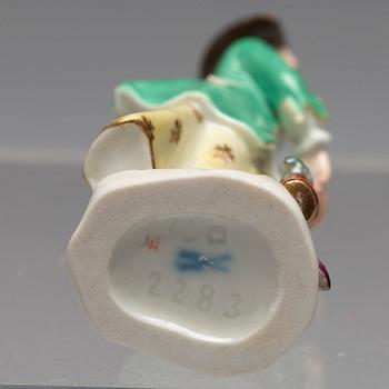 MINIATYR FIGURINER, fem stycken, porslin. Meissen, 1900-tal.