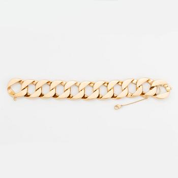 A 14K gold Verdura bracelet.