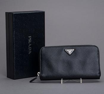 PLÅNBOK, "Saffiano", Prada.