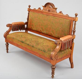 SOFFA, nyrenässans, omkring 1870.