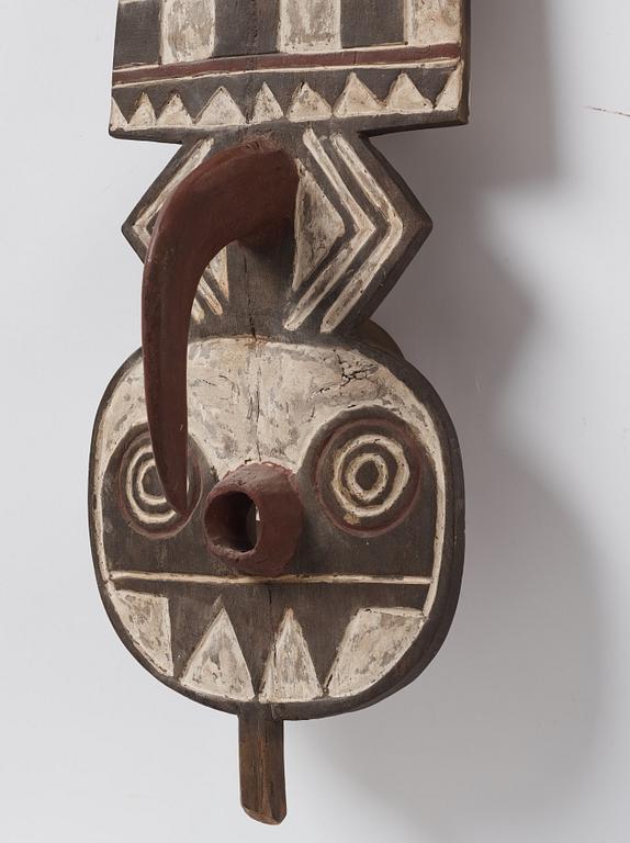 Plankmask, "Nwantantay" enligt uppgift ifrån Bwa, Burkina Faso, 1900-talets andra hälft.