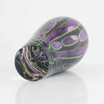 Martti Rytkönen, a 'graal' vase, Orrefors, 2001.