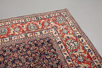 Matto, semi-antique West persian, ca 382,5 x 302 cm.