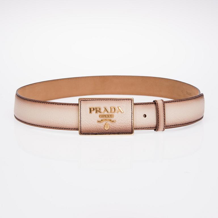 SKÄRP, Prada.