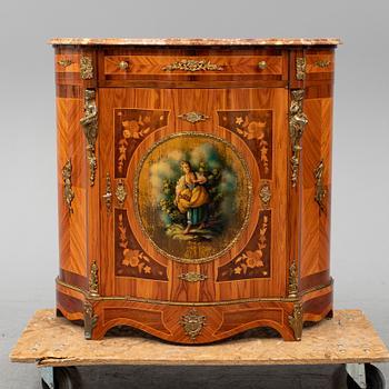 SKÄNK, Louis XVI-stil, 1900-talets andra hälft.