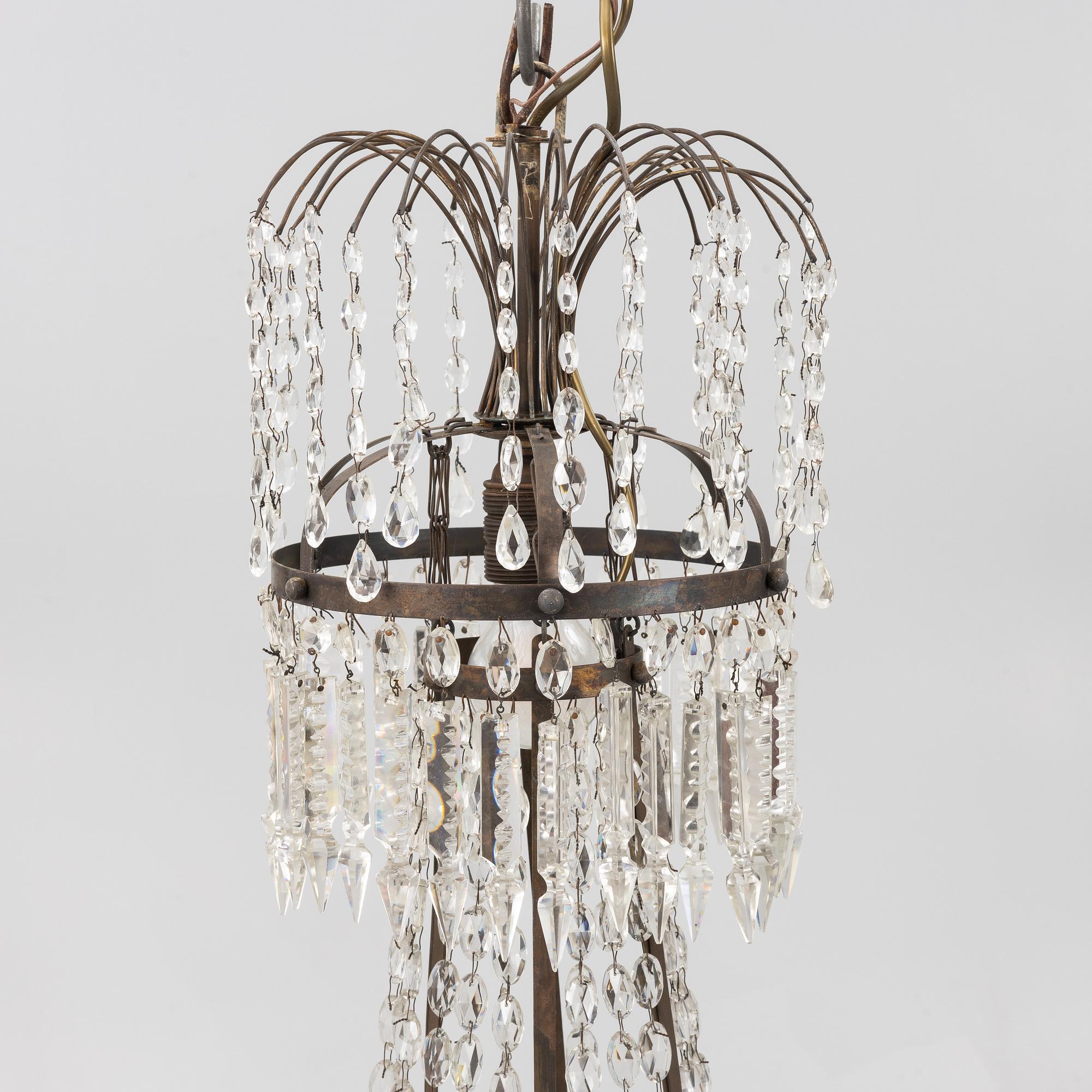 Ljuskrona, 1800-tal med äldre delar.