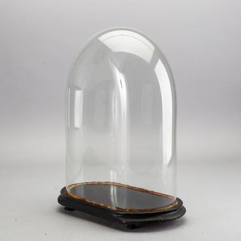 GLASHUV MED SOCKEL, omkring 1900.