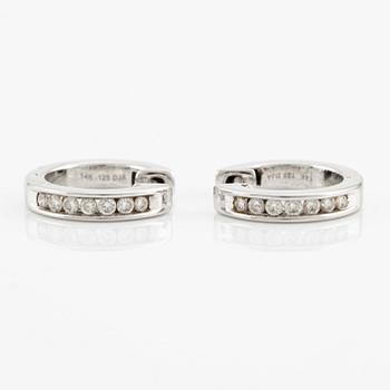 Örhängen hoops, 14K vitguld med briljantslipade diamanter.