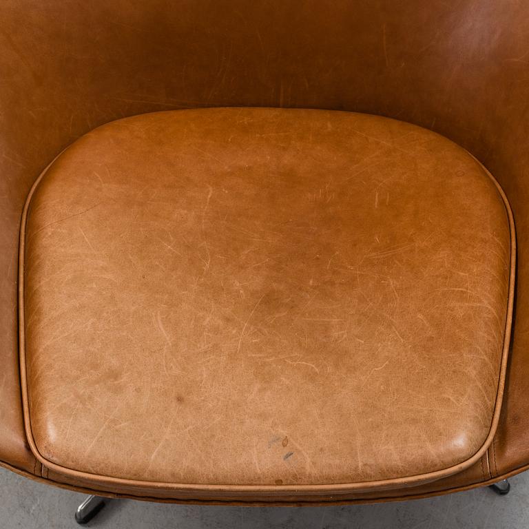 ARNE JACOBSEN, a brown leather 'Egg' chair, Denmark, designed in 1963.