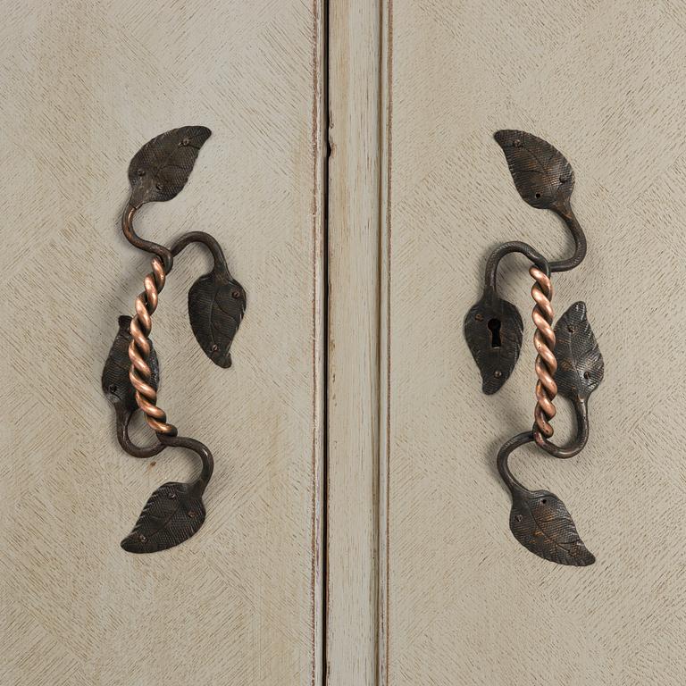 Skåp, 1900-talets början.