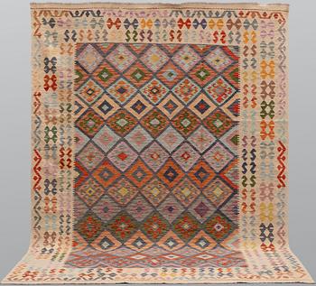 Kilim, classic design carpet, 337 x 244 cm.