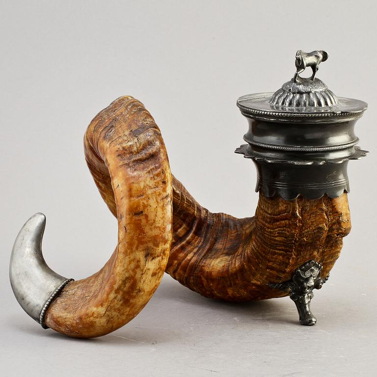 HORN, nyrenässans, runt sekelskifte 1800/1900.