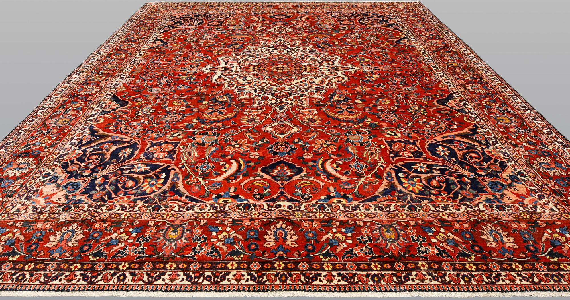 A Bakhtiari carpet, ca 420 x 320 cm.