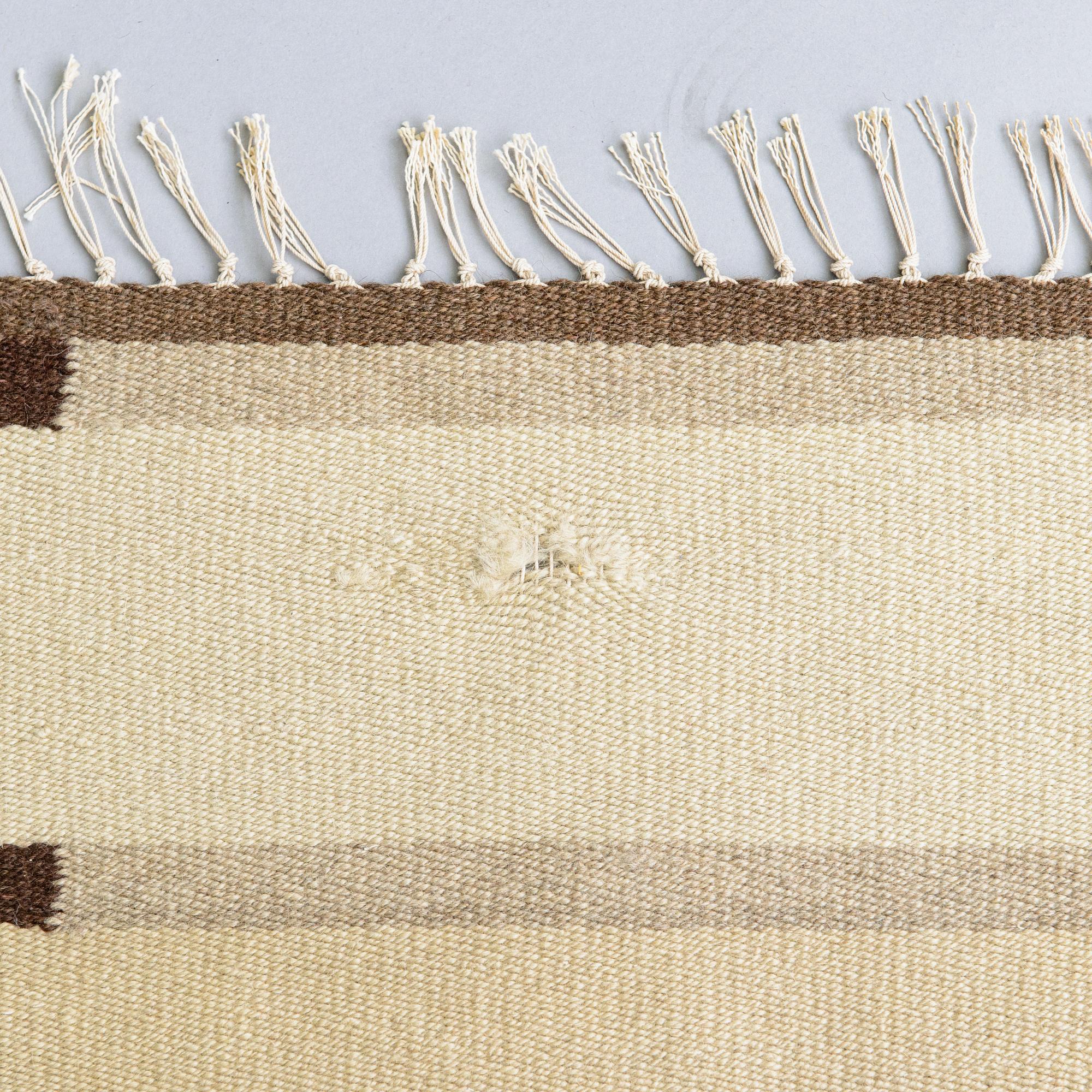 A 1930s Finnish flat weave carpet. Circa 260x200 cm.