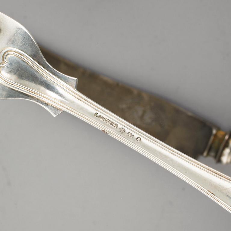 16 similar pieces of silverware, 1826 - 1933. Weight 799 g incl steel blade.