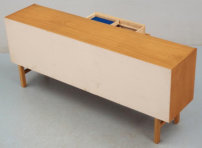 SIDEBOARD, "Arild", Nils Jonsson för Troeds möbler, Bjärnum, 1960/70-tal.