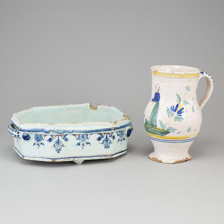 A fayence jug and jardiniere, 18th century.