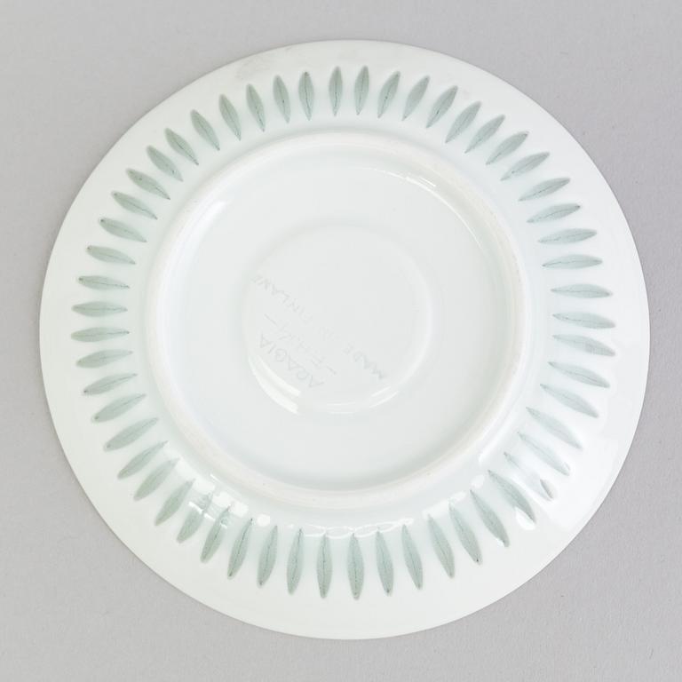 Six items of rice porcelain by Friedel Holzer-Kjellberg, signed Arabia, FHIG, Finland.