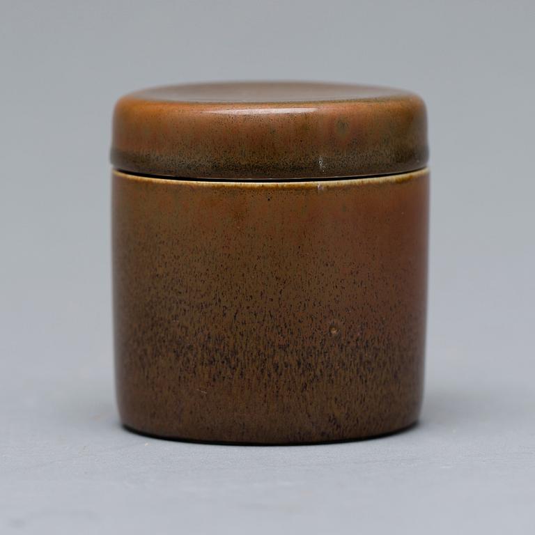 A STIG LINDBERG SIGNED AND DATED 1961 STONEWARE BOX WITH LID.