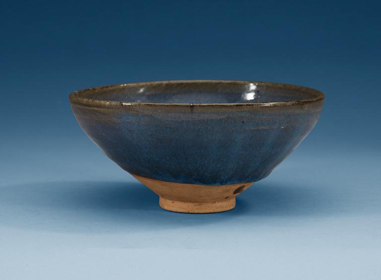 A Chüng glazed bowl, Song/Yuan dynasty.