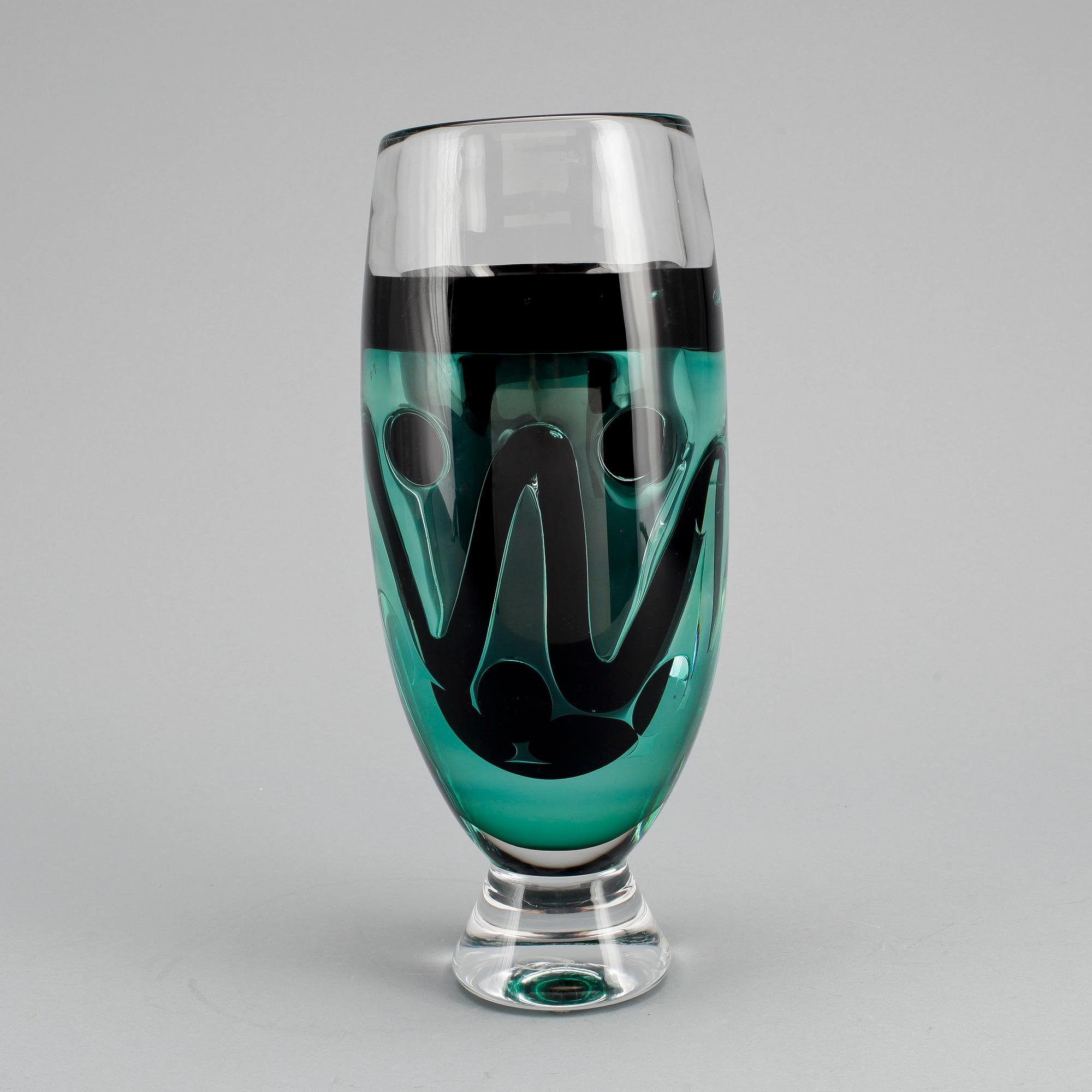 VAS, glas, "Aria", Bengt Edenfalk, Studioglas Strömbergshyttan 1990.