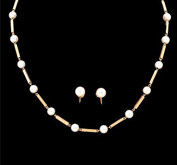 A set of 18K gold necklace and earrings with cultured pearls.